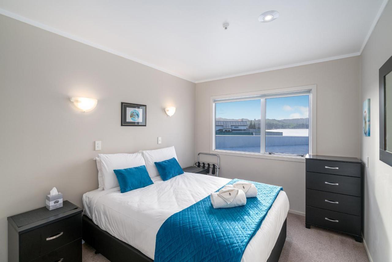 Waterfront Apartments Whitianga Bagian luar foto