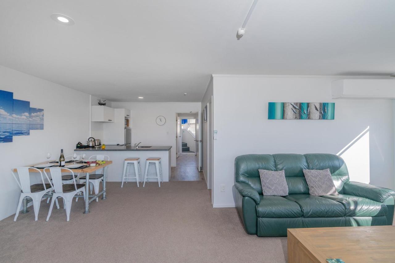 Waterfront Apartments Whitianga Bagian luar foto