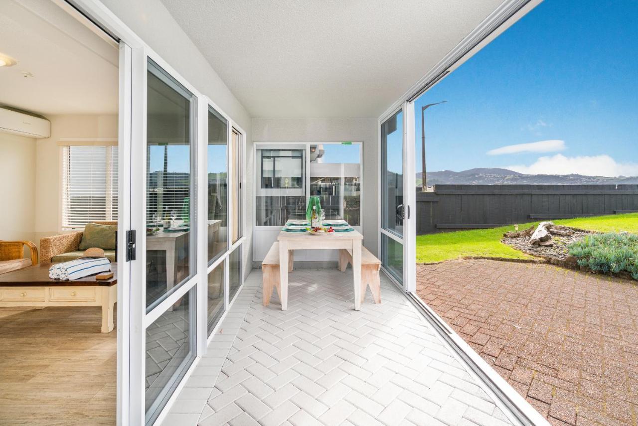 Waterfront Apartments Whitianga Bagian luar foto