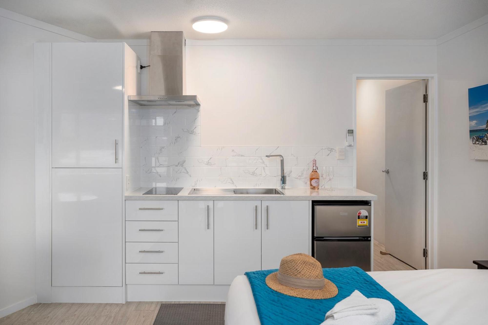 Waterfront Apartments Whitianga Bagian luar foto