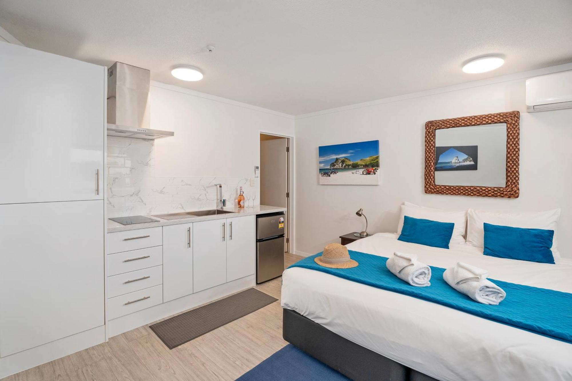 Waterfront Apartments Whitianga Bagian luar foto
