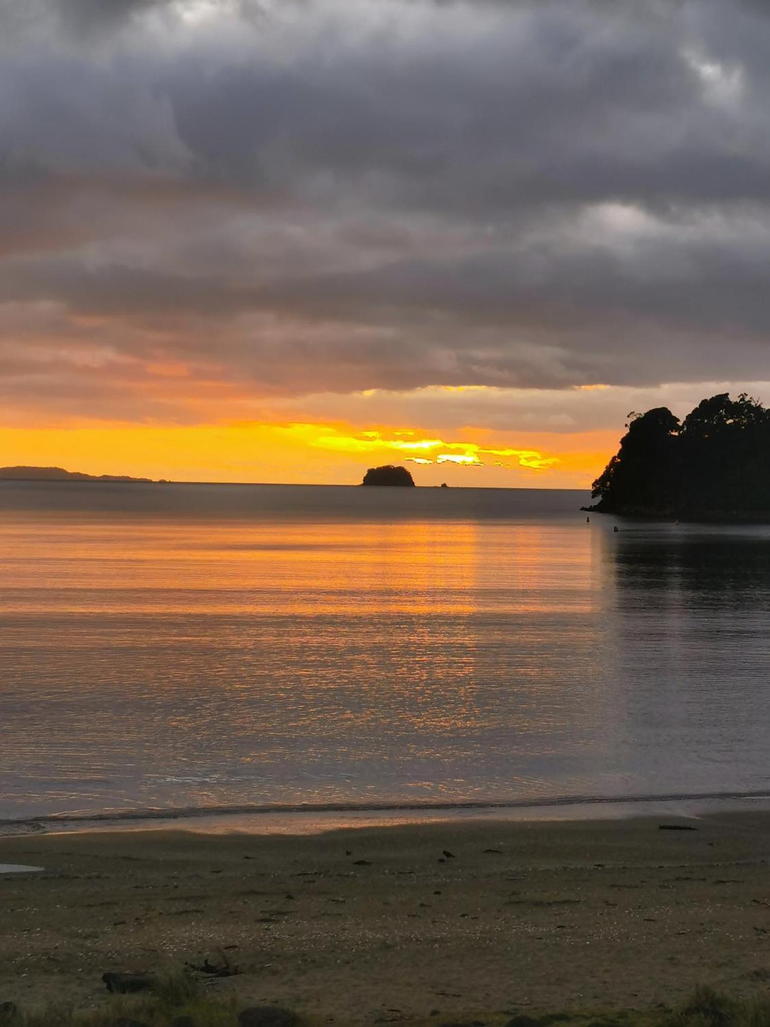 Waterfront Apartments Whitianga Bagian luar foto